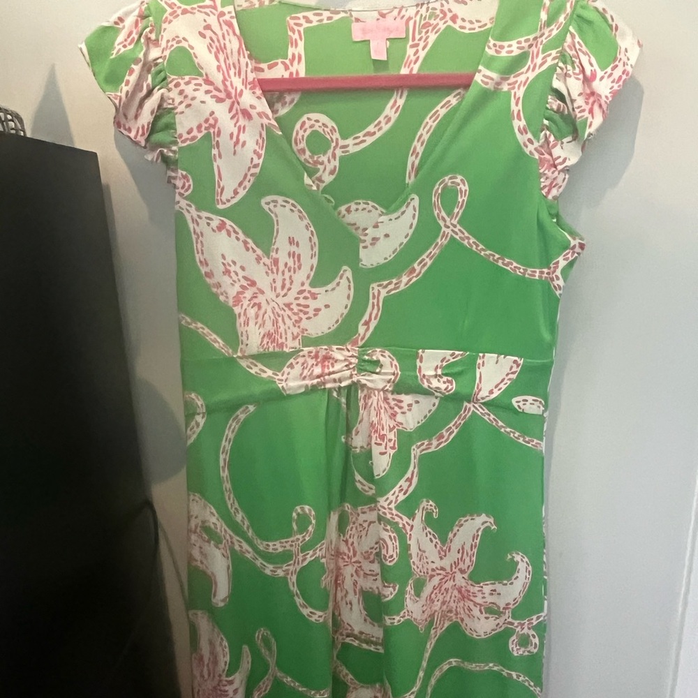 Lilly Pulitzer Green & Pink Floral V‑Neck Midi Dress - Picture 12 of 12